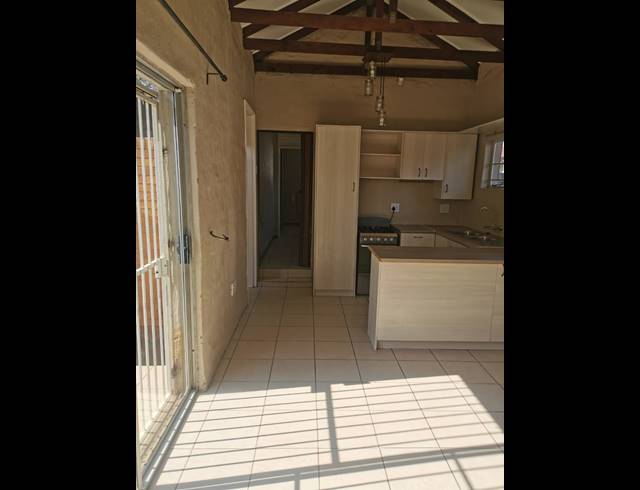 1 BEDROOM FLAT TO LET IN VAALPARK